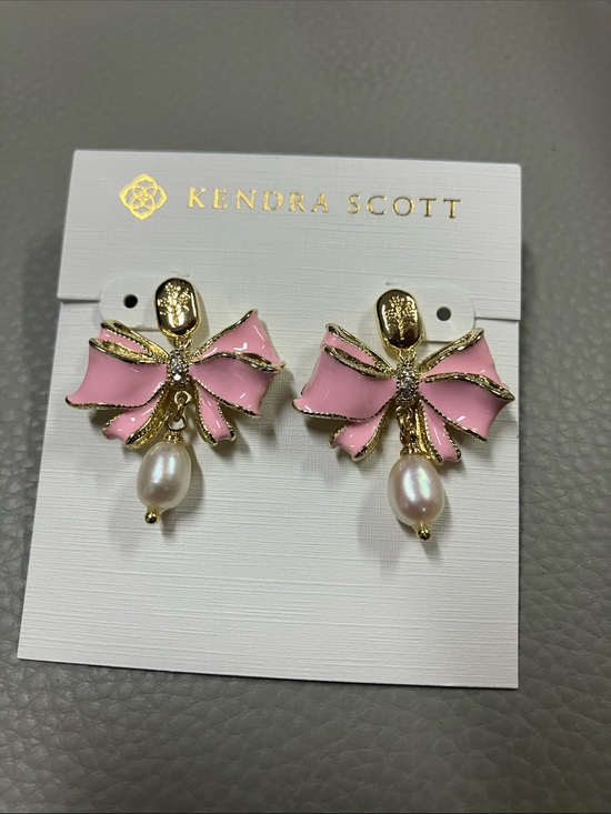 Kendra Scott Jewelry - Kendra Scott Pink Enamel Bow Drop Earrings with Pearl